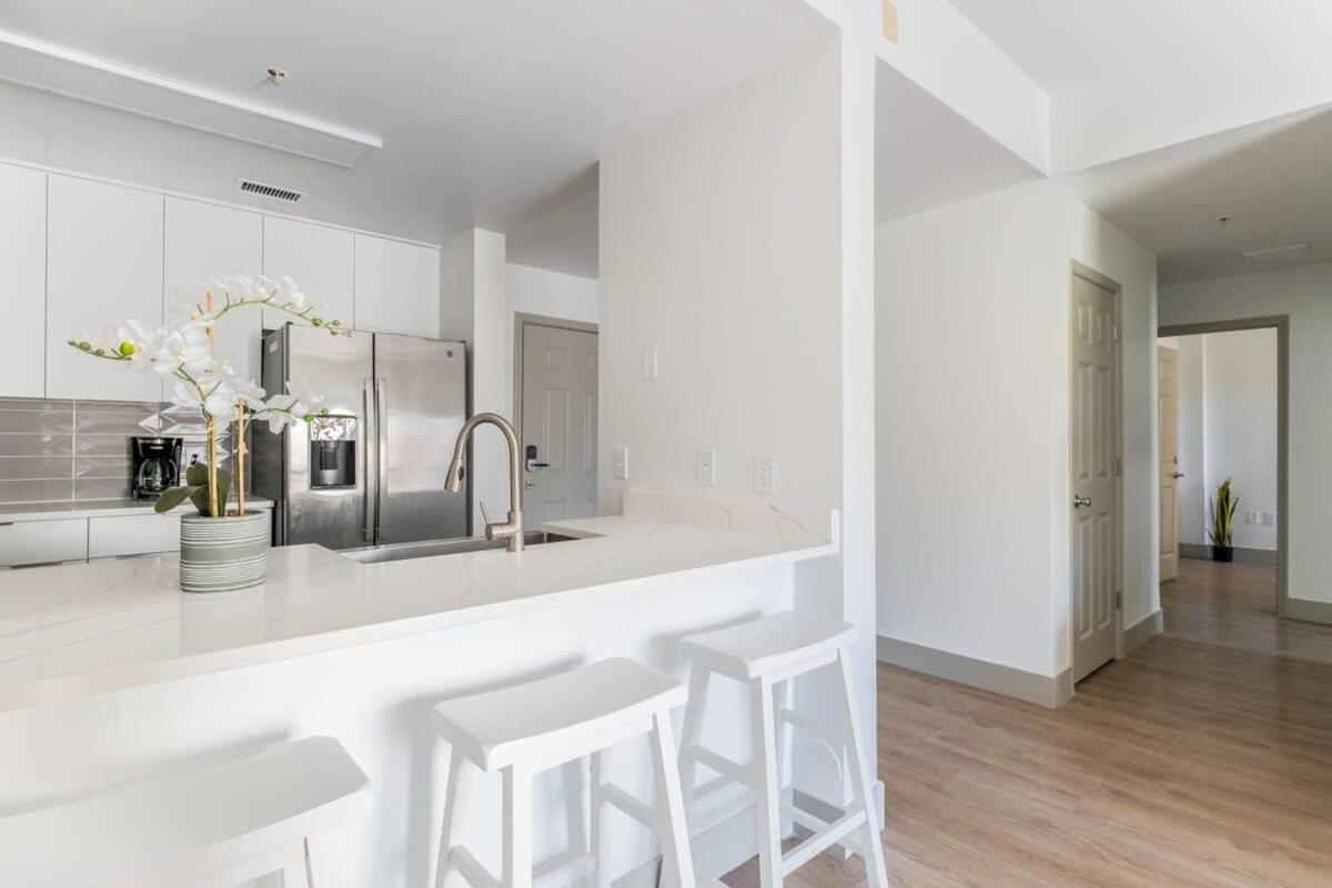 4B 2Ba Luxury Central Apartment With Gym ชาร์ล็อต ภายนอก รูปภาพ