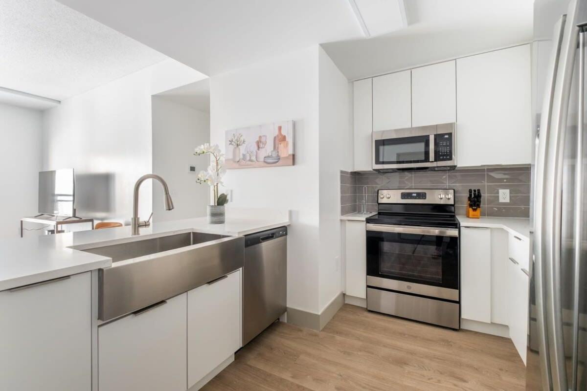 4B 2Ba Luxury Central Apartment With Gym ชาร์ล็อต ภายนอก รูปภาพ