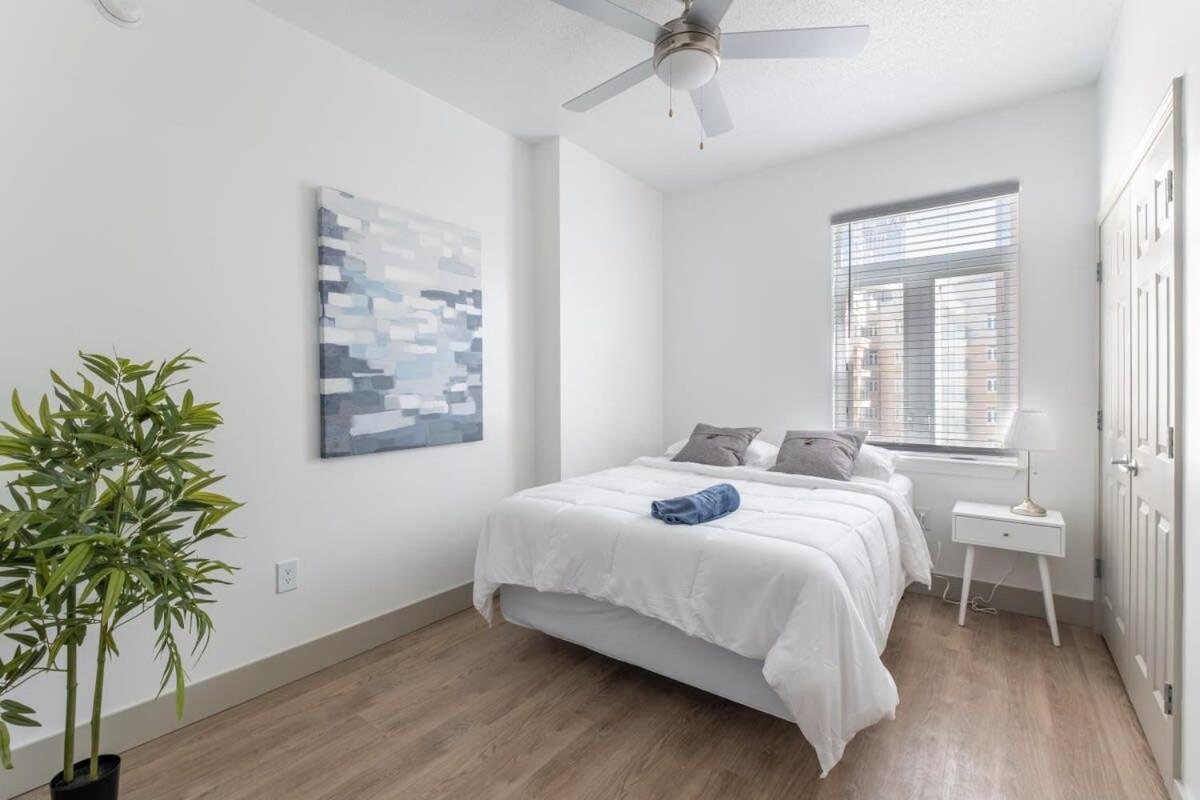 4B 2Ba Luxury Central Apartment With Gym ชาร์ล็อต ภายนอก รูปภาพ